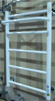 картинка Полотенцесушитель Лира с полочкой 70*40 цвет белый нижнее подключение от магазина ТНП